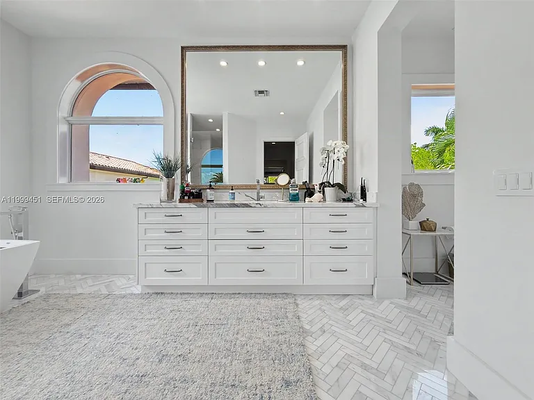 13689 Deering Bay Dr — Photo 57