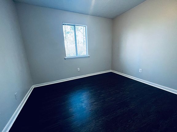 3rd image of 314 Oriole Dr #C3