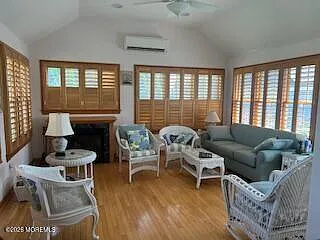317 Pitney Ave — Photo 5
