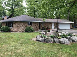 129 Surfside Dr, Roscommon, MI 48653