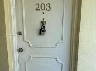 3050 S Dixie Hwy APT 203, Miami, FL 33133