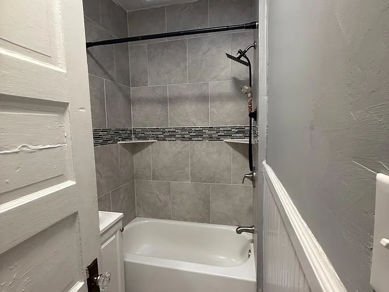 18 Oak Hill Ave #3F — Photo 10