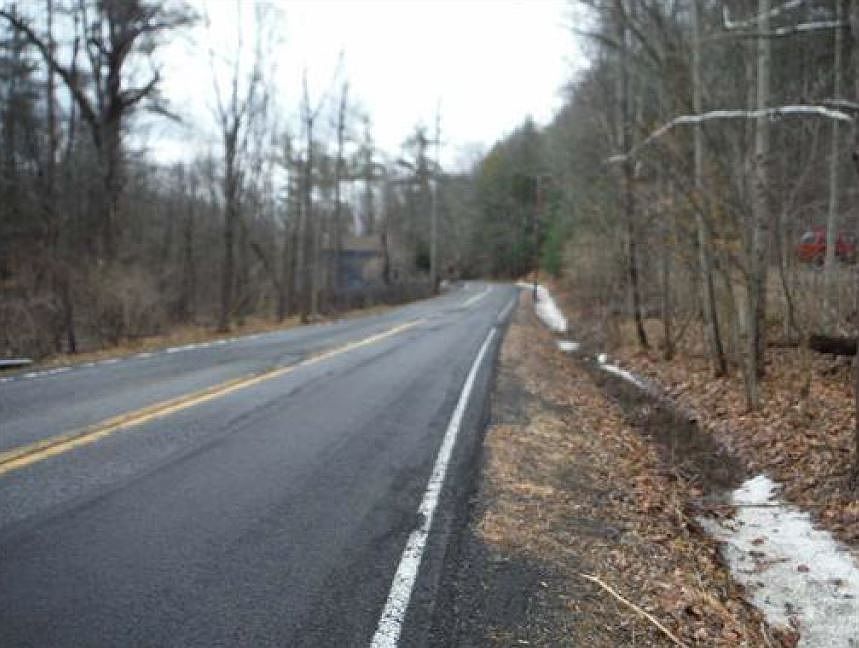 2nd image of 369 Mohonk Rd