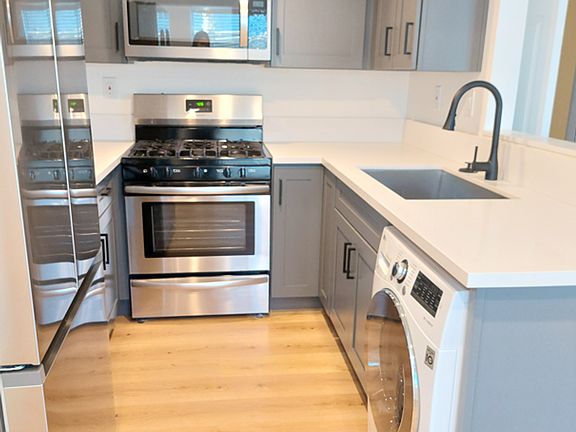 2nd image of 2455 Corinth Ave #105