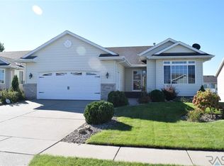 7325 W 52nd St, Sioux Falls, SD 57106