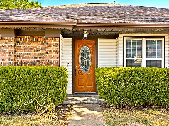 2nd image of 305 Jessica Dr