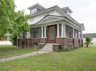 103 W Locust St, Aurora, MO 65605