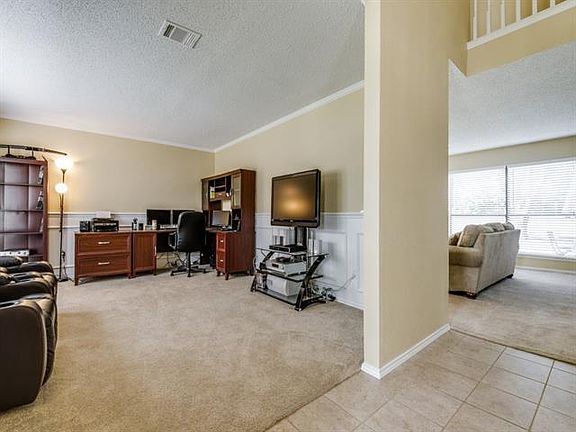 3rd image of 3845 Parkmont Dr