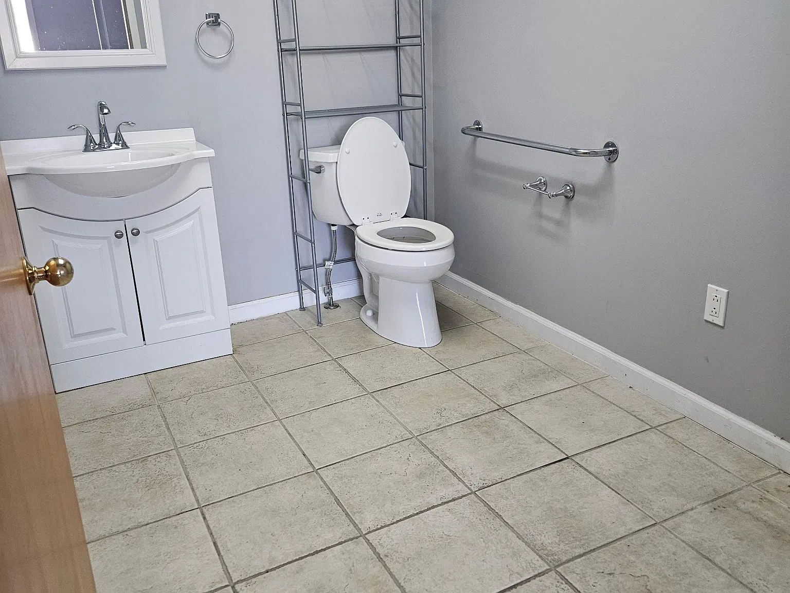 Studio, 850 sqft, $1,200 — Photo 3