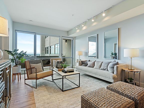 3rd image of 3701 Noriega St #201