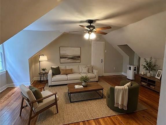 3rd image of 444 Burlington Rd #3