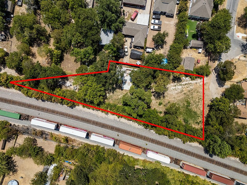 1st image of 15 Wilkes Ave