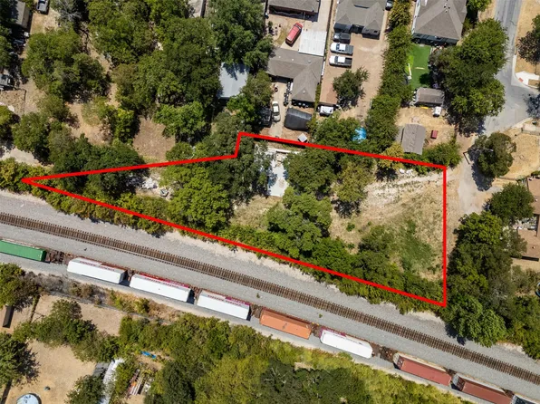 15 Wilkes Ave, Dallas, TX 75227