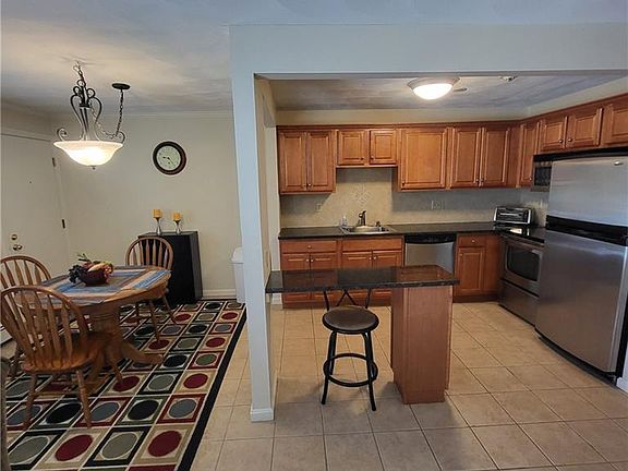 5th image of 400 New River Rd APT 704