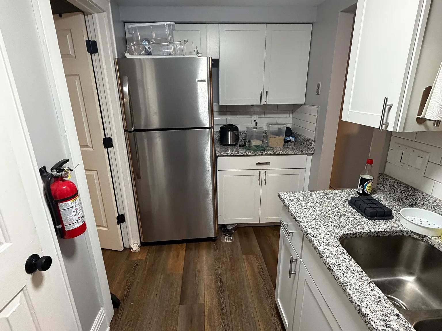 1 bed, 800 sqft, $1,300 — Photo 4