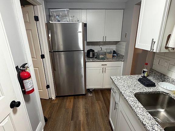 4th image of 15 Ten Broeck St #G