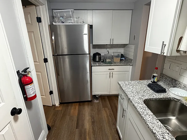 15 Ten Broeck St #G — Photo 4
