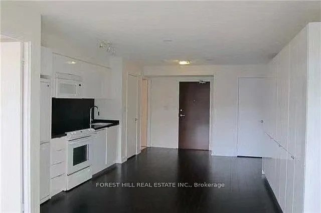 10 Capreol Ct #929 — Photo 2