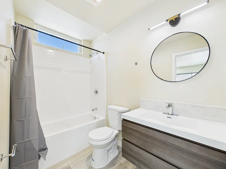 8457 N Langdon Ave — Photo 24