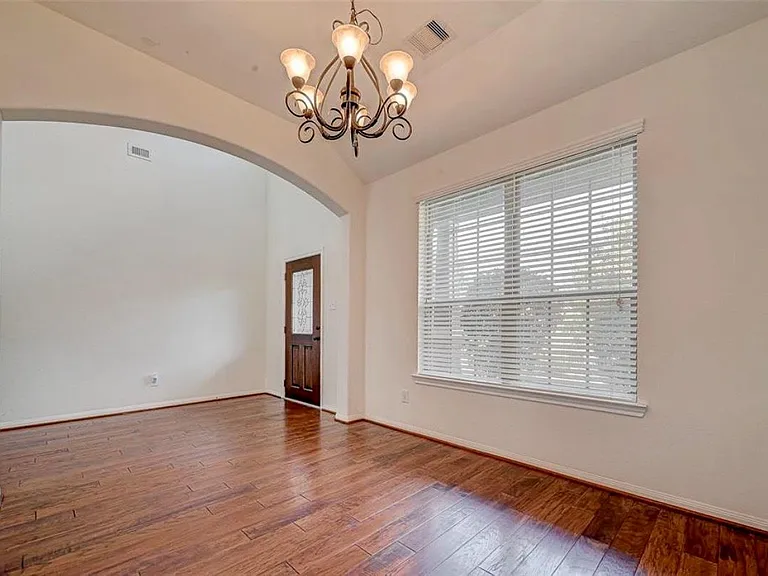 11 Sagamore Ridge Pl — Photo 6