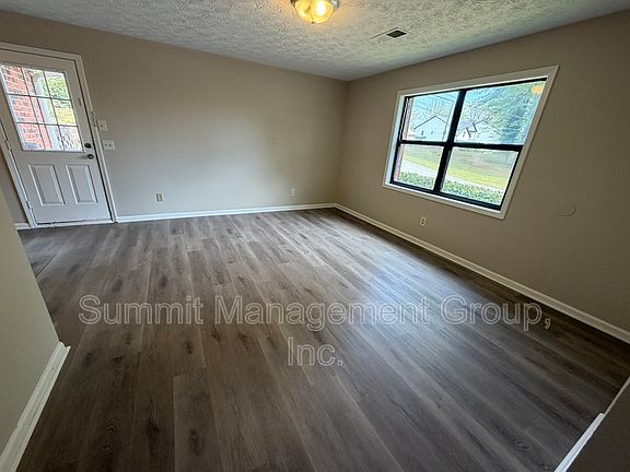 3rd image of 1035 Eastview Rd NE Unit A