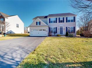 8894 Pathfinder Rd, Breinigsville, PA 18031