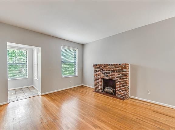 3rd image of 5554 Waterman Blvd APT 2W