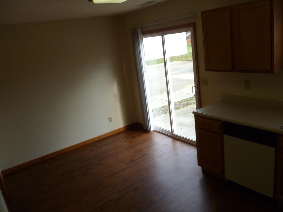 Eat in area for table