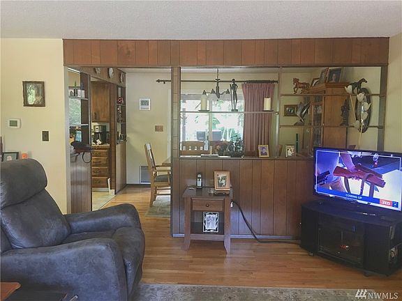 4th image of 2315 Holly Ln SE
