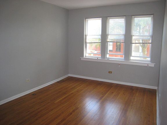 5th image of 3108 W Dickens Ave