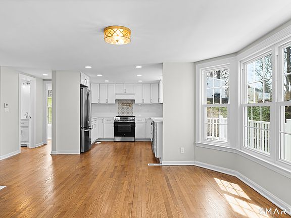 3rd image of 39 Marbern Drive