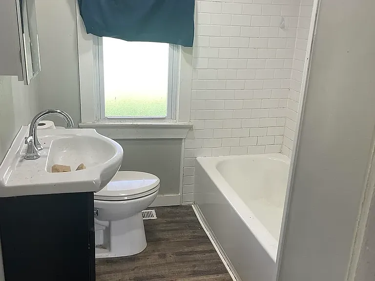 425 Meadow Park — Photo 4