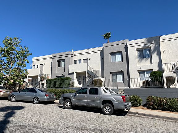 3rd image of 1268 E Ohio Ave APT 10