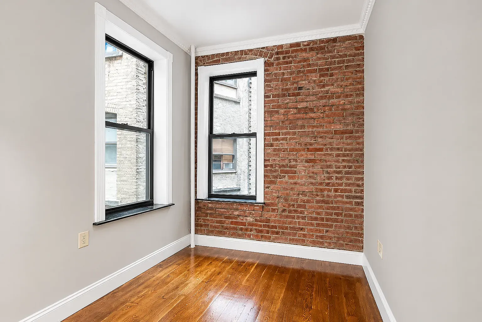 60 Avenue B — Photo 2