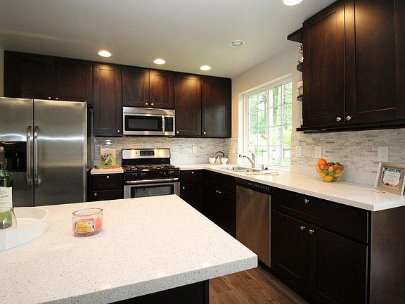 4th image of 2315 Grantland Pl