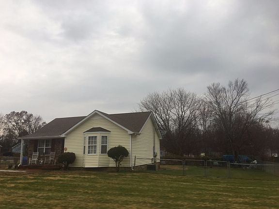 3rd image of 651 David Ray Ct
