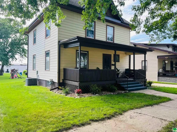 25 2nd Ave SE, Le Mars, IA 51031