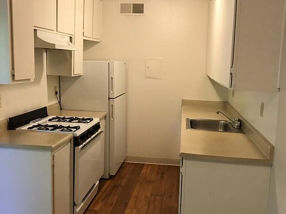 4th image of 1708 V St APT 8