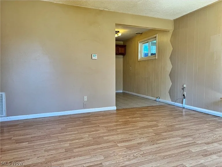 6598 Seneca Trl — Photo 2