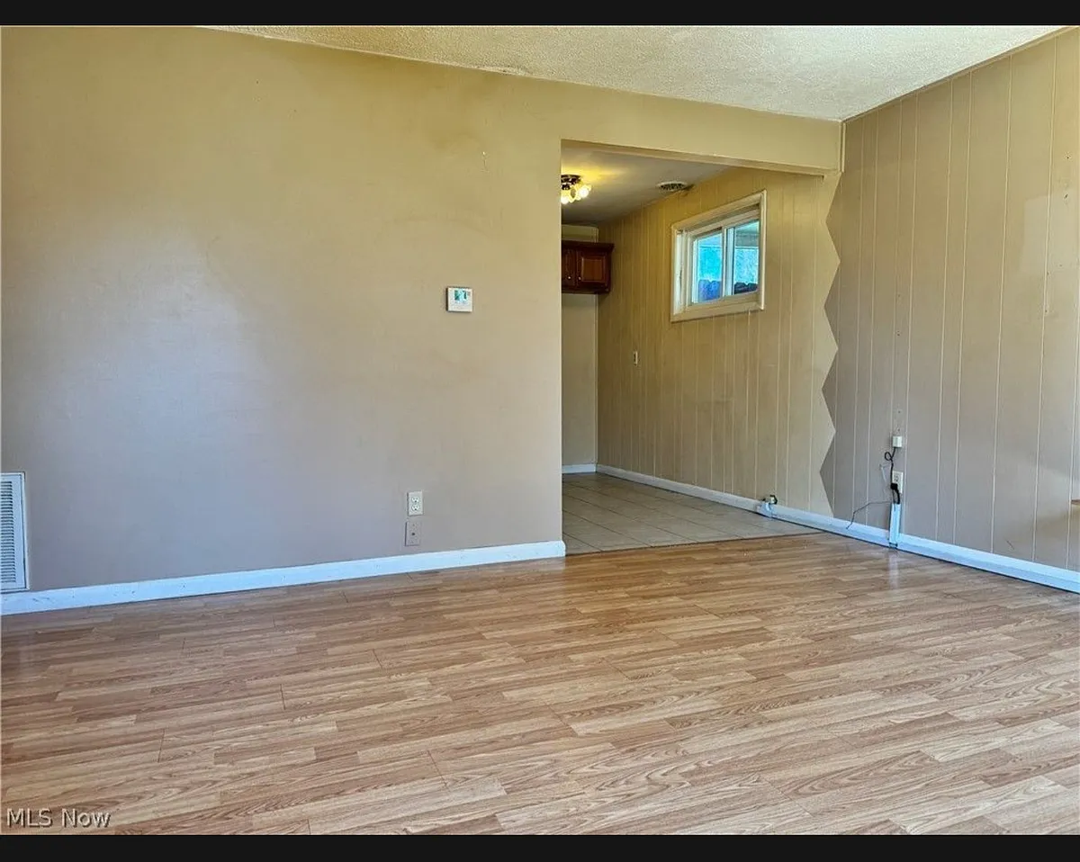 Building Photo - 6598 Seneca Trl