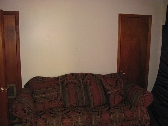 3rd image of 1123 Tamm St