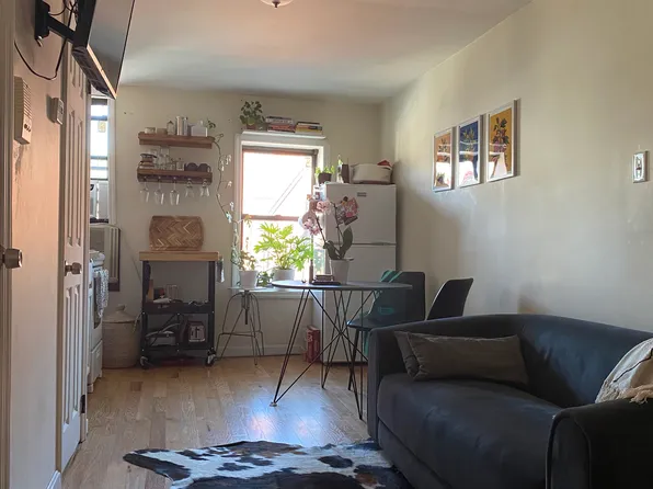 341 Union Avenue image 1 of 7