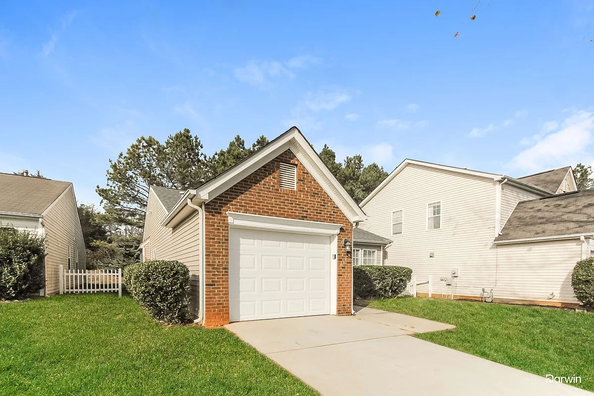 Building Photo - 715 Belmeade Green Dr