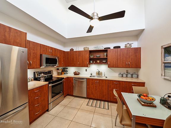 5th image of 2959 NW 10th St APT C