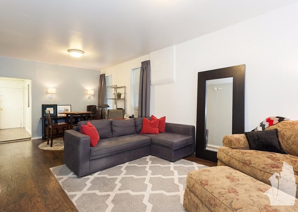 1st image of 1944 N Wilmot Ave #1