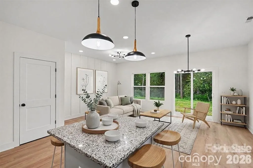 3 bed, 2.5 bath, 1410 sqft, $2,150 — Photo 4
