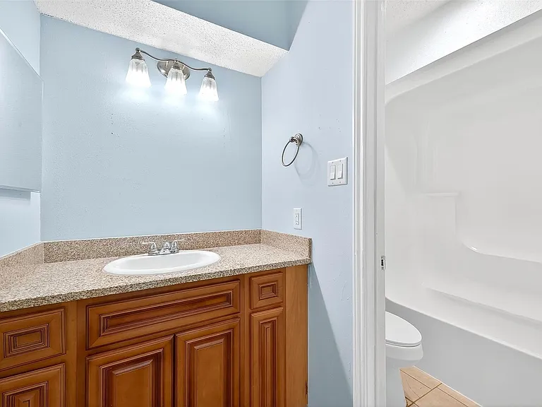 5131 Spring Forest Dr — Photo 12