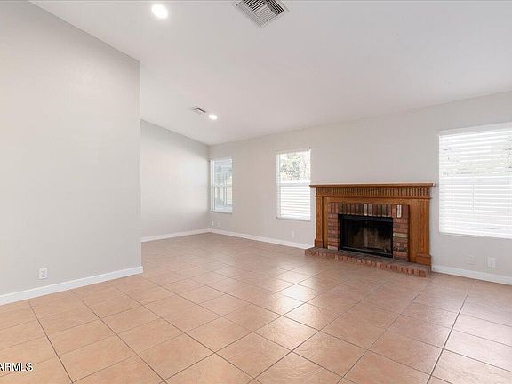 3rd image of 6622 W LUPINE Avenue