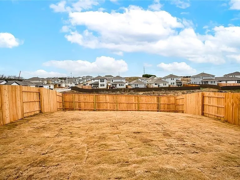 11516 Milano Dr — Photo 32