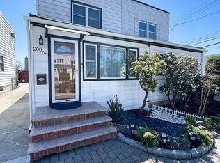 20004 33rd Ave, Flushing, NY 11361